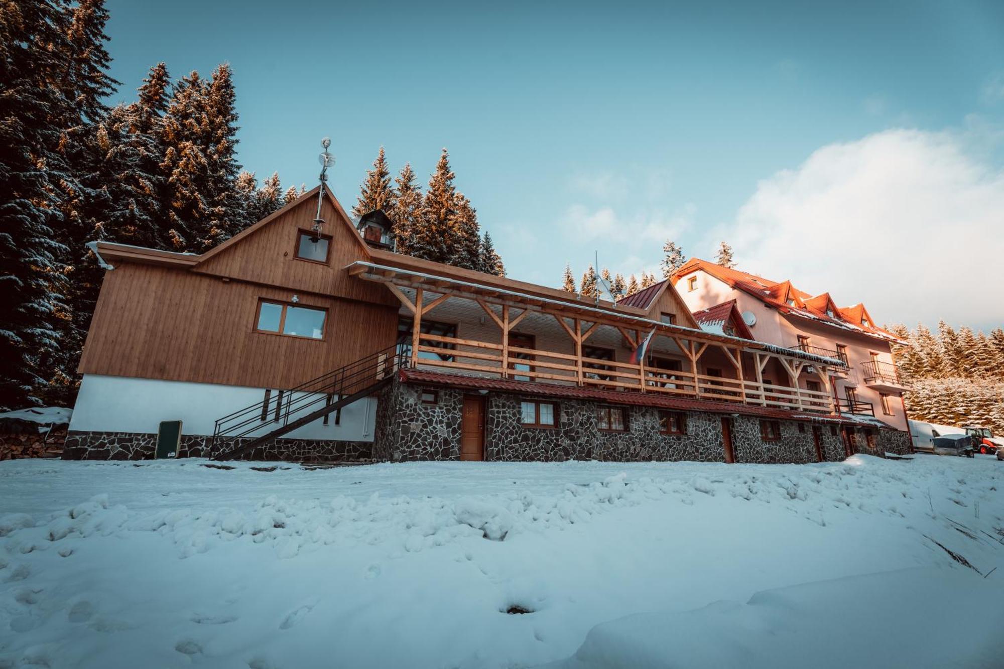 Chata Kubinska Hola Dolny Kubin Exterior foto